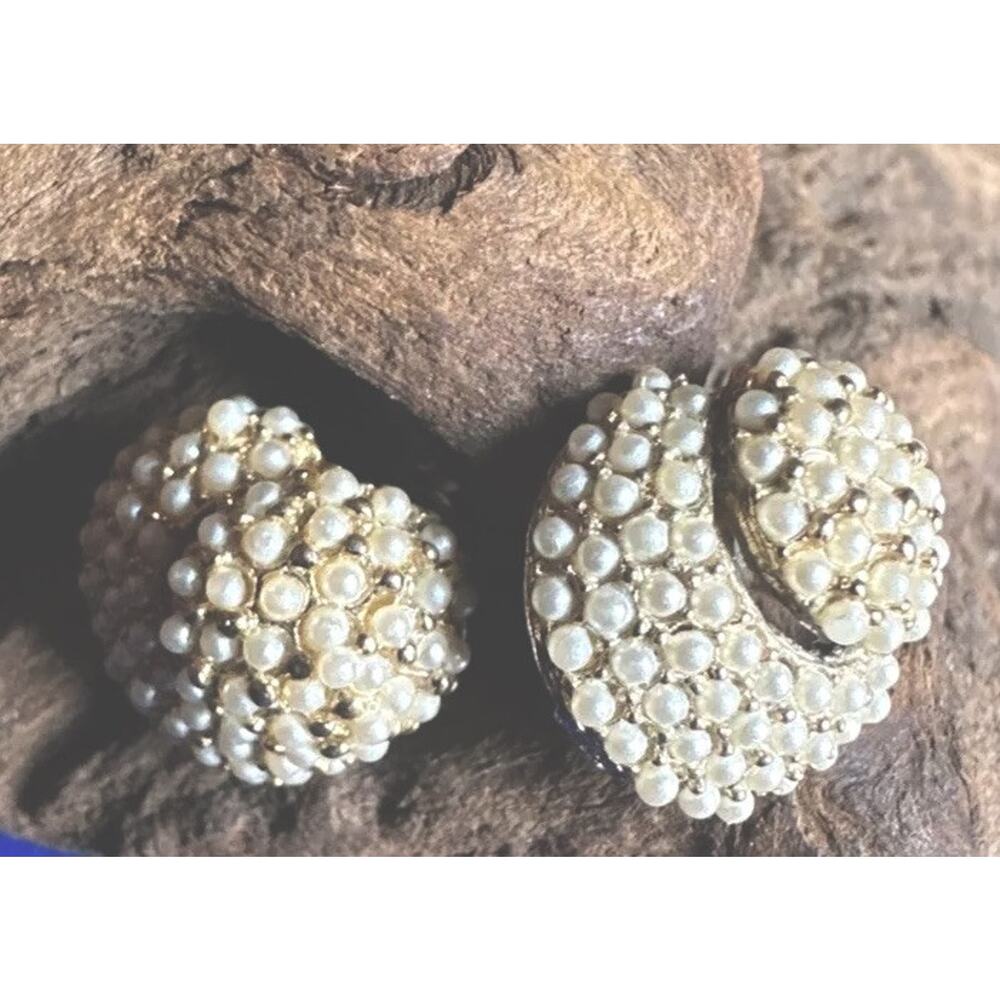 Rare Vintage HAR Costume Jewelry Clip-On Earrings Seed Pearl